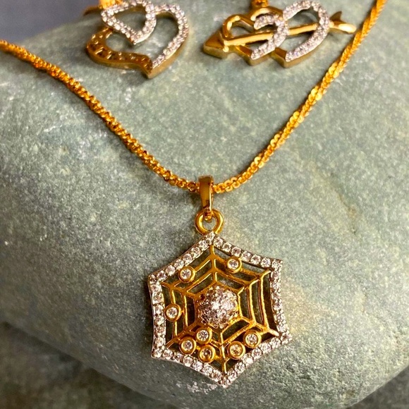 Spider Web Necklace 18k Gold Plated Luxury Jewelry - Picture 1 of 8